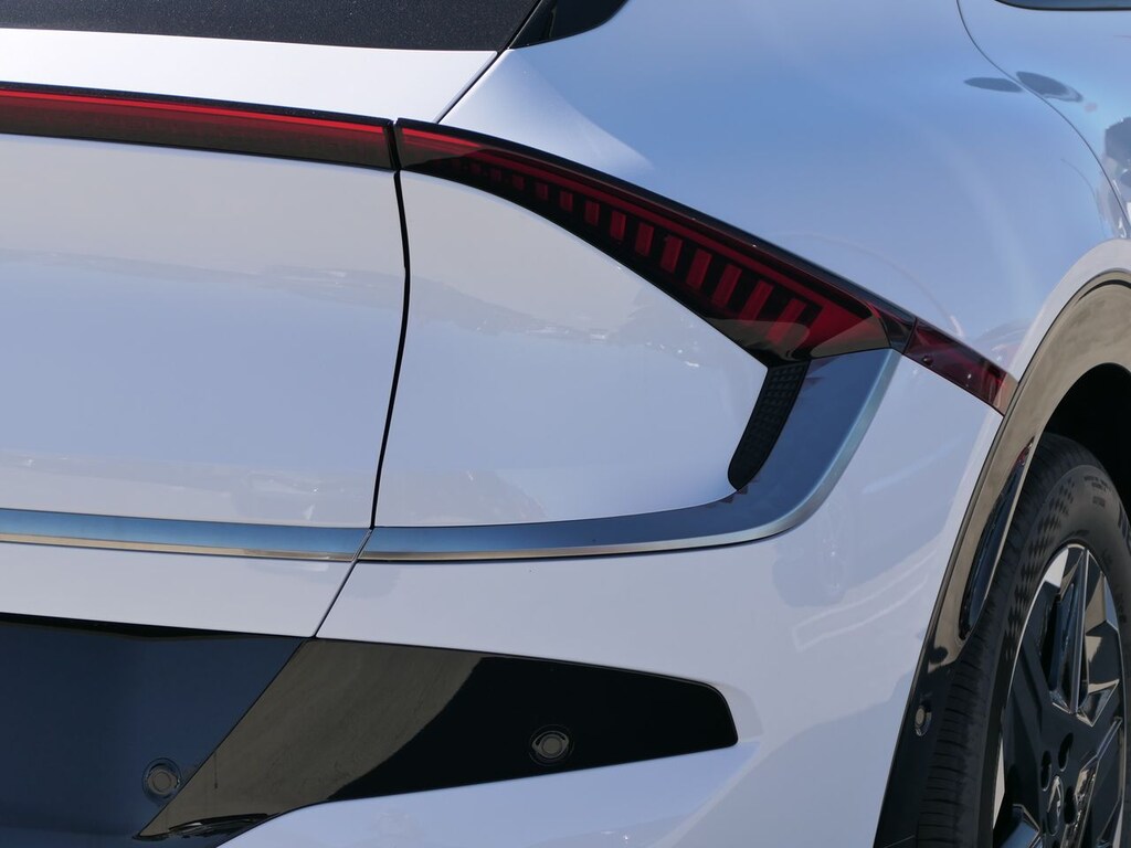 New 2025 Kia EV6 Wind SUV