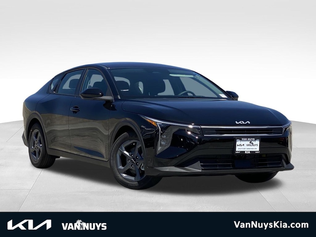 New 2026 Kia K4 LXS Sedan