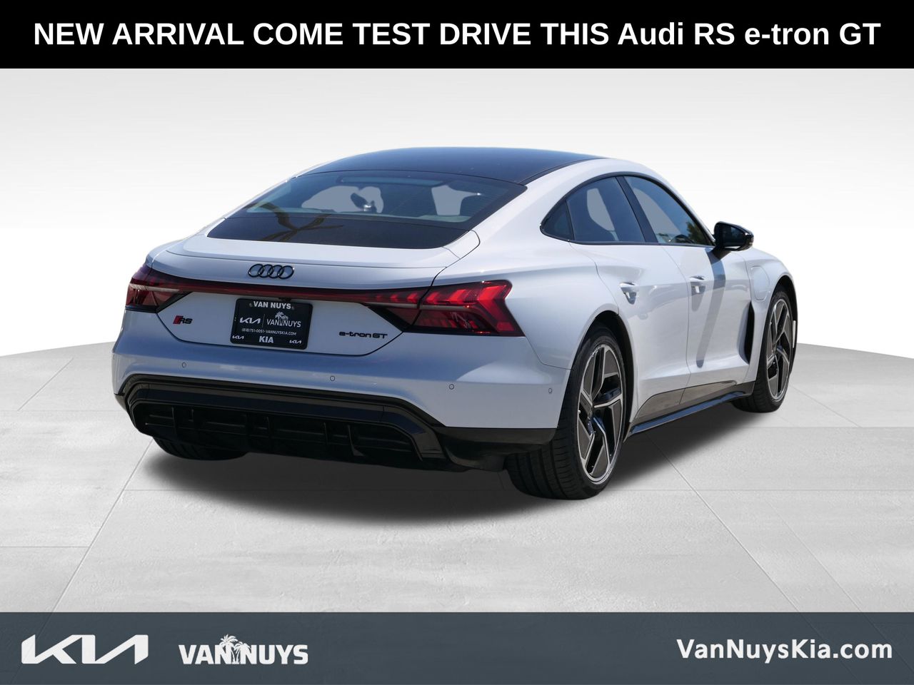 2024 Audi RS e-tron GT Base photo 2