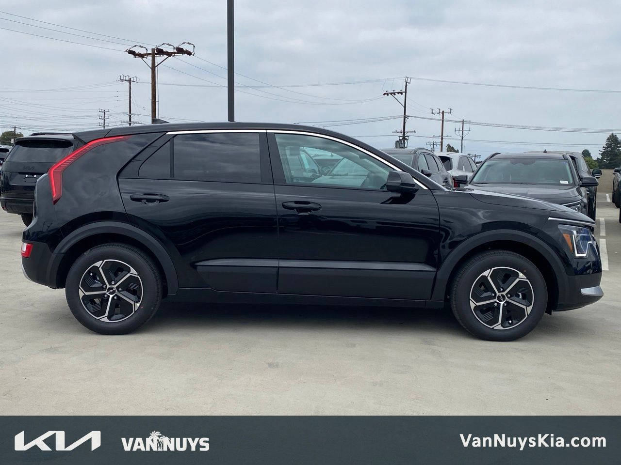 2026 Kia Niro LX HEV's photo