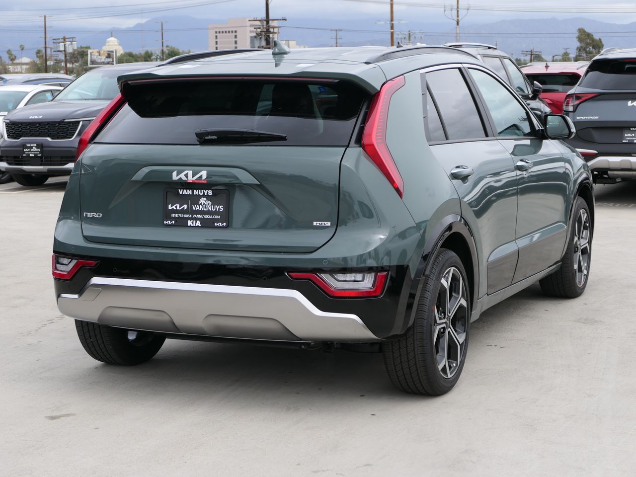 2025 Kia Niro SX Touring photo 2