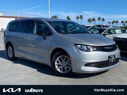 2024 Chrysler Voyager LX Van Passenger Van