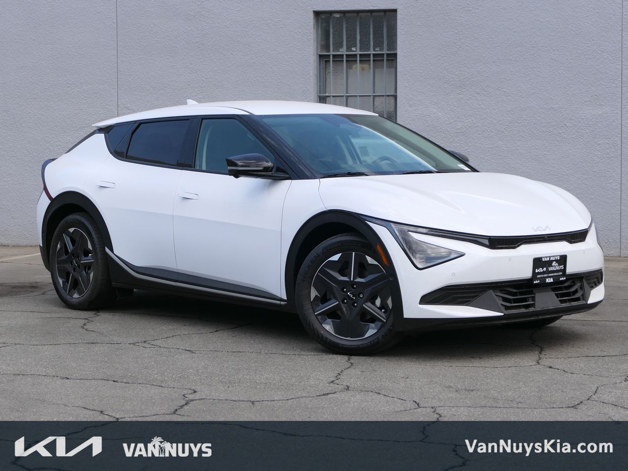 2025 Kia EV6 Light L/R's photo