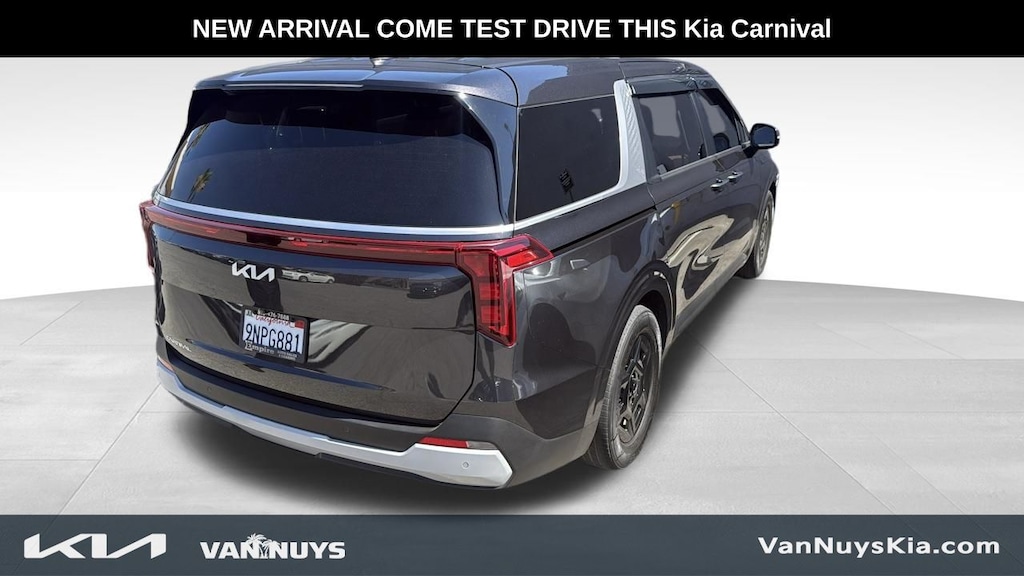 Used 2025 Kia Carnival LXS Van Passenger Van
