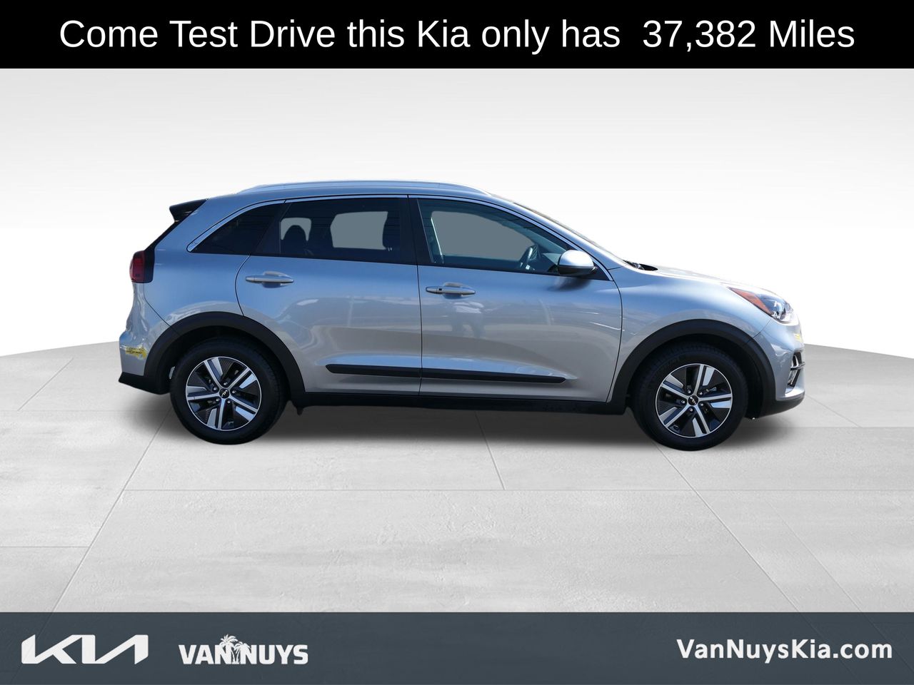 Used 2022 Kia Niro LXS with VIN KNDCM3LD8N5537498 for sale in Los Angeles, CA