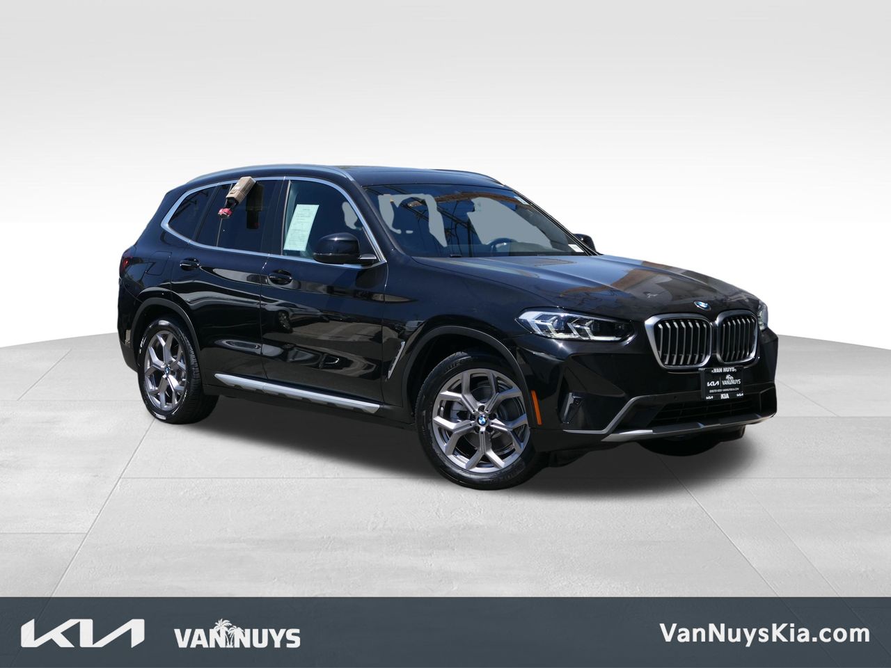 2022 BMW X3 sDrive30i's photo