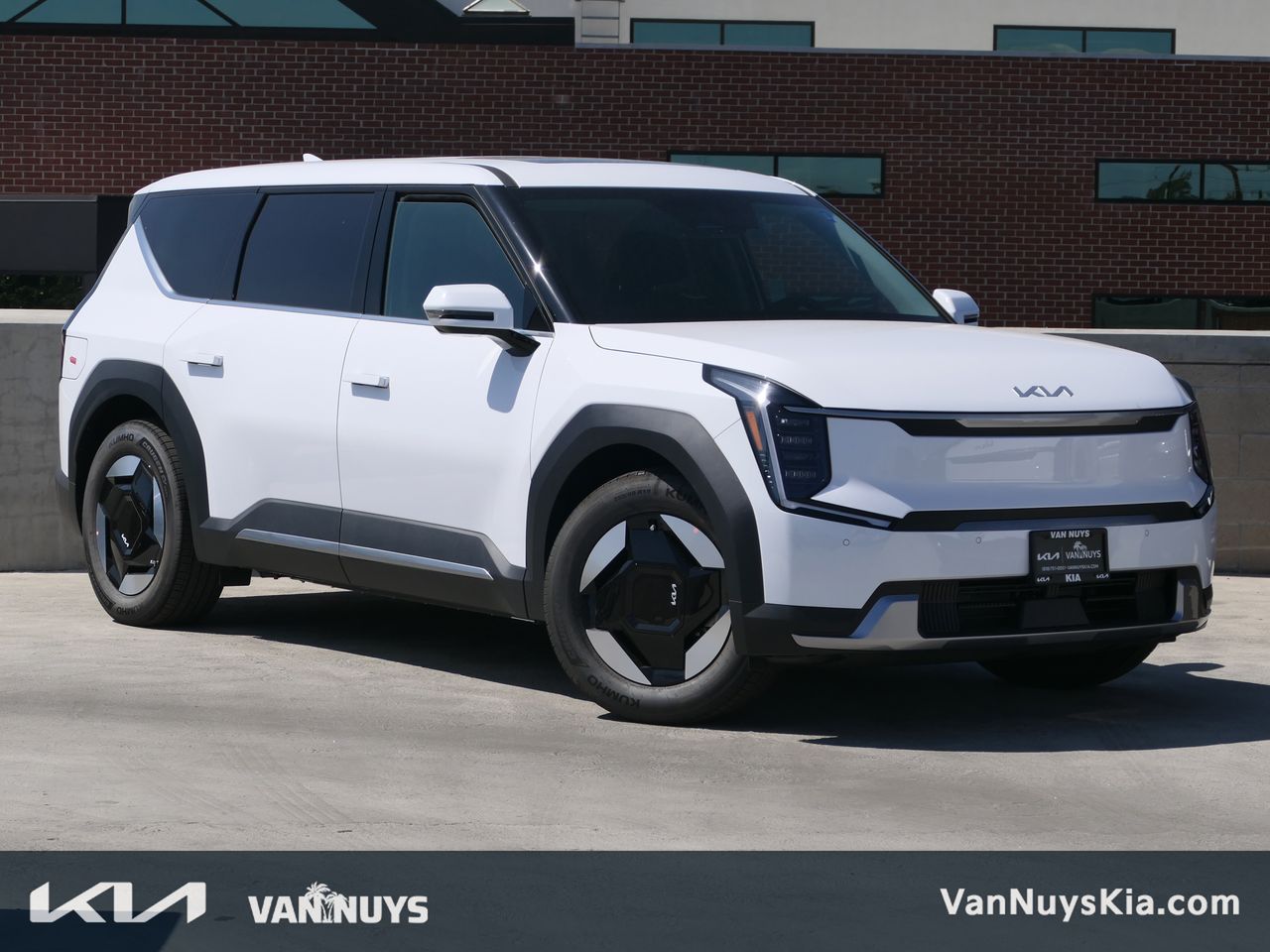 2026 Kia EV9 Light L/R's photo