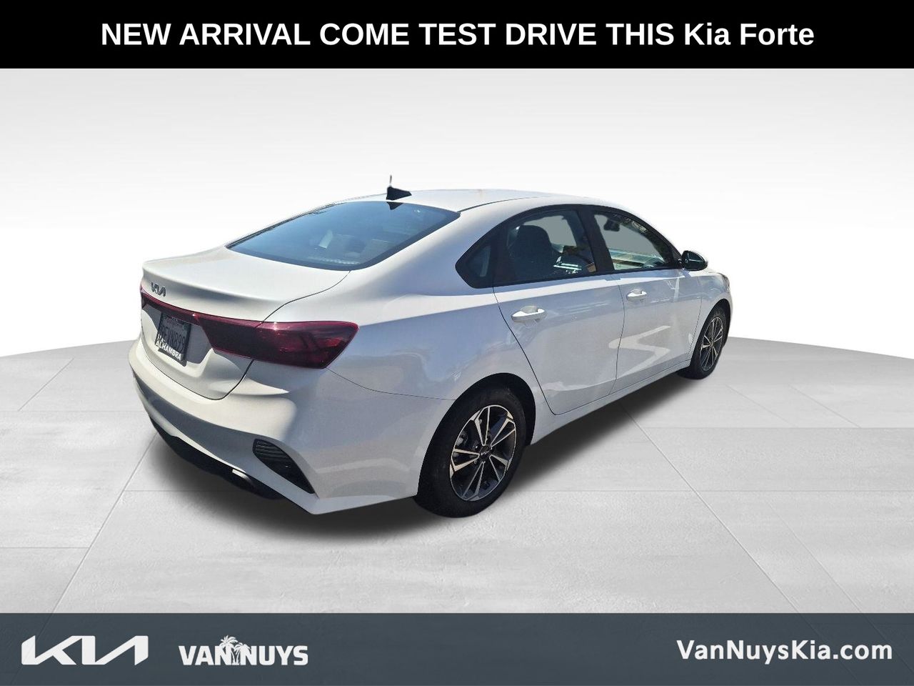 2023 Kia Forte LXS AT's photo