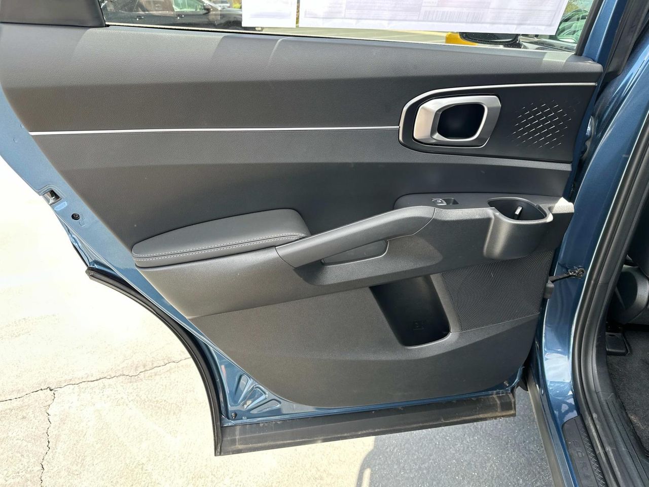 2025 Kia Sorento EX Hybrid - Photo 10