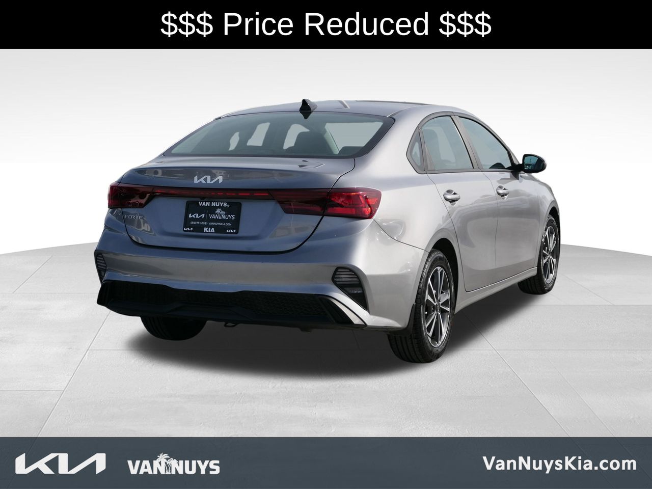 2023 Kia Forte LXS photo 2