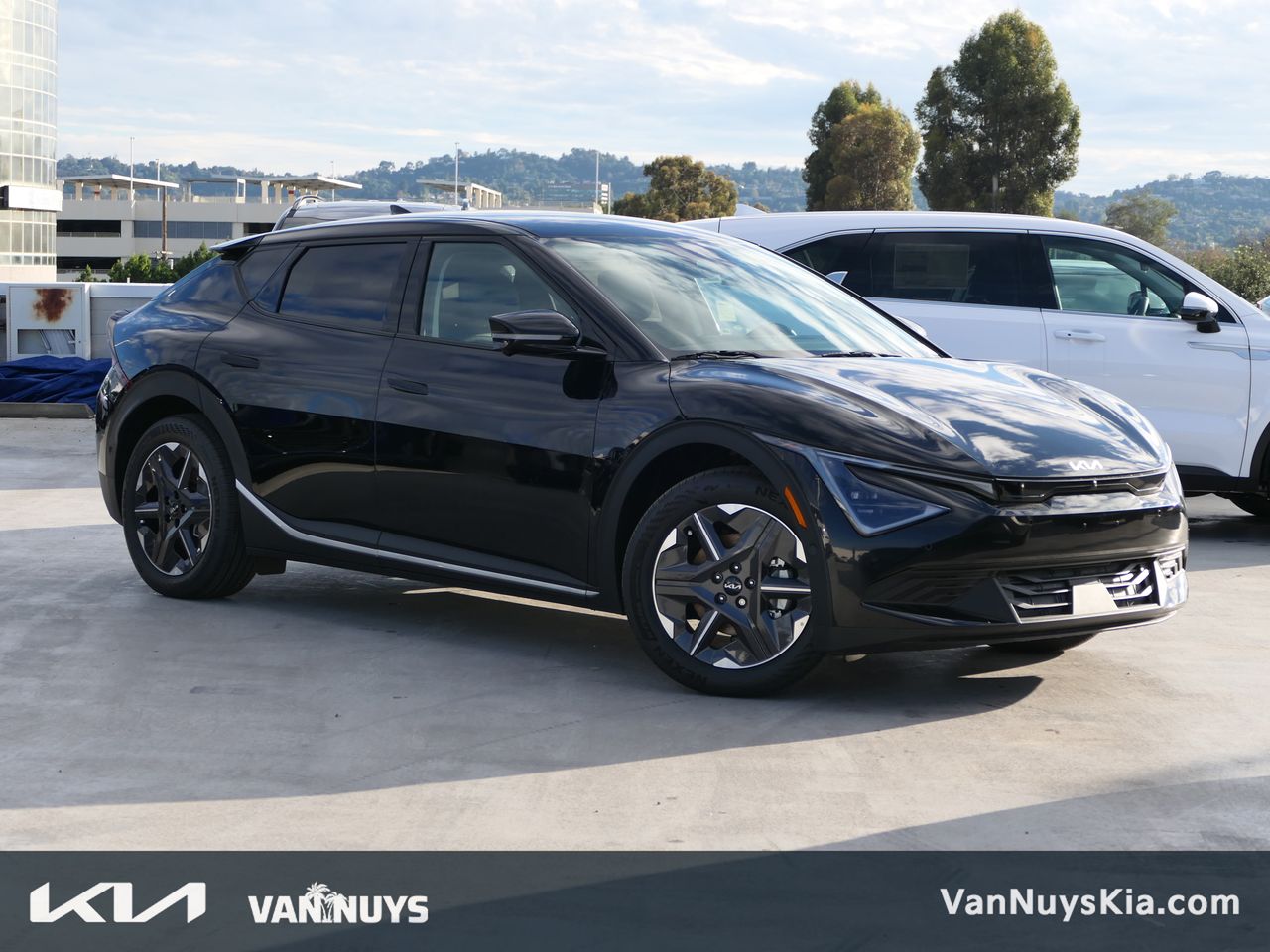 2025 Kia EV6 Light L/R's photo