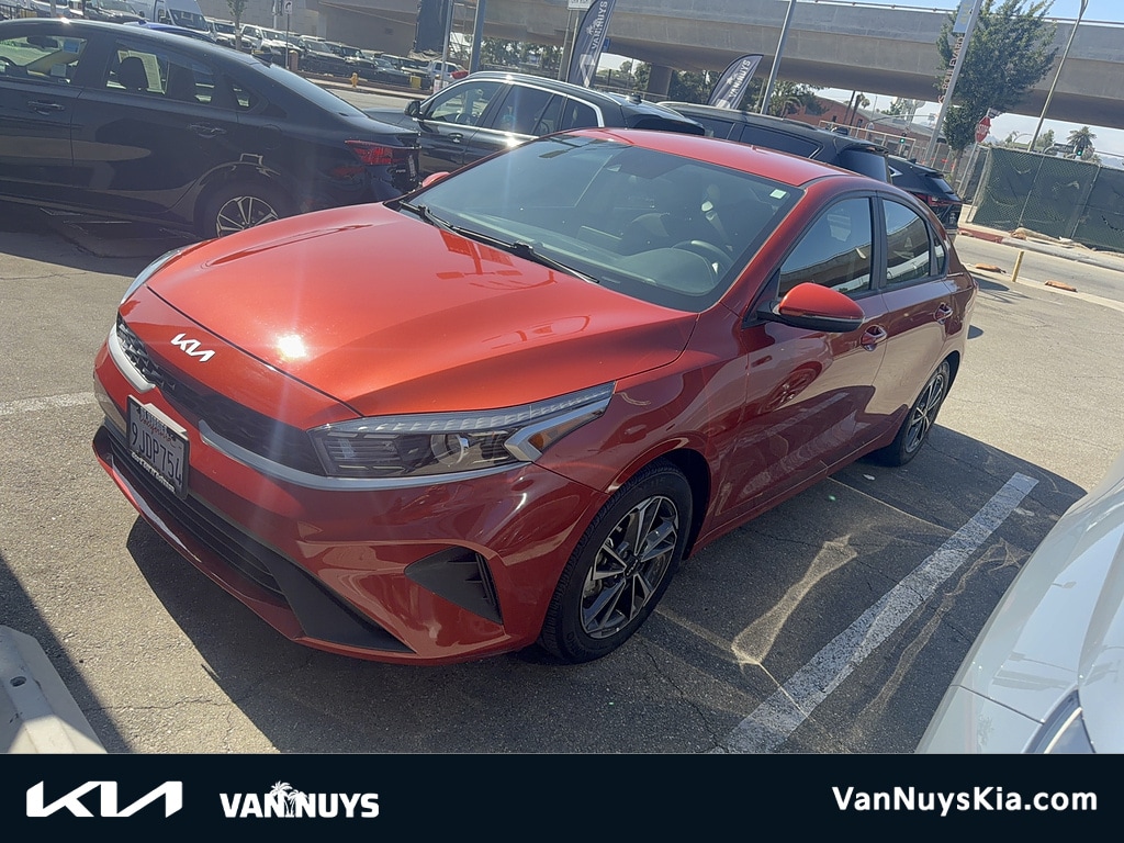 2023 Kia Forte LXS AT's photo