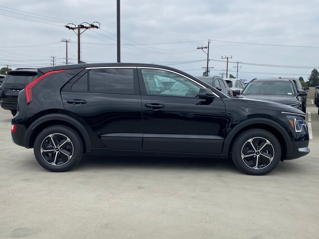 New 2026 Kia Niro LX SUV