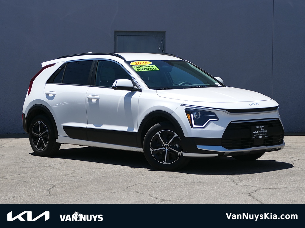 Used 2025 Kia Niro EX SUV