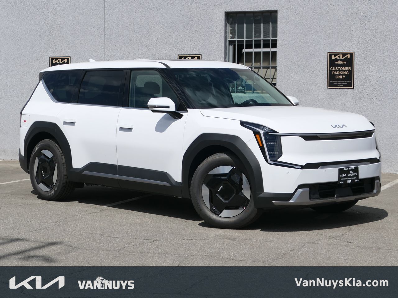 2026 Kia EV9 Light L/R's photo