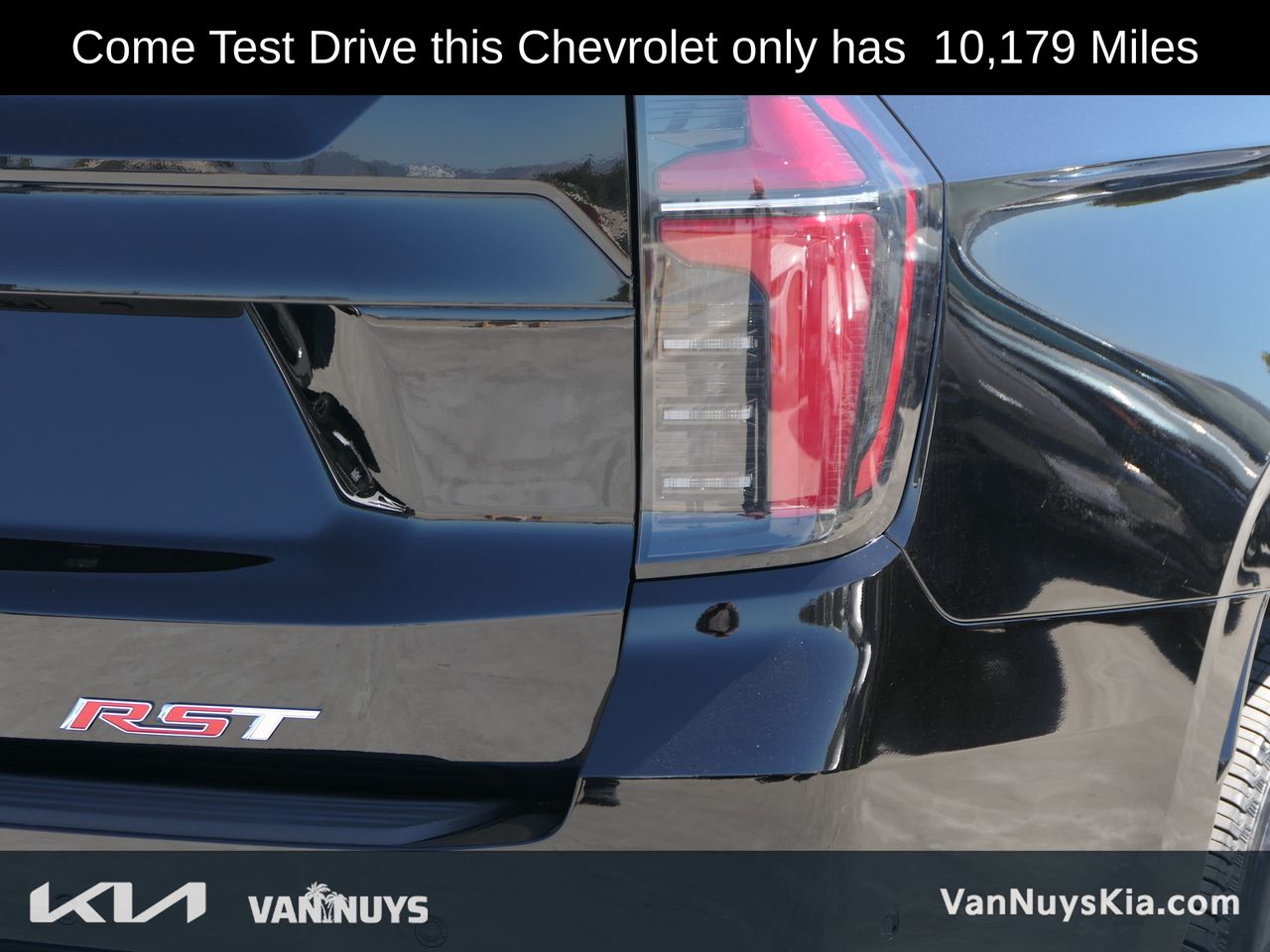 2025 Chevrolet Tahoe RST photo 3