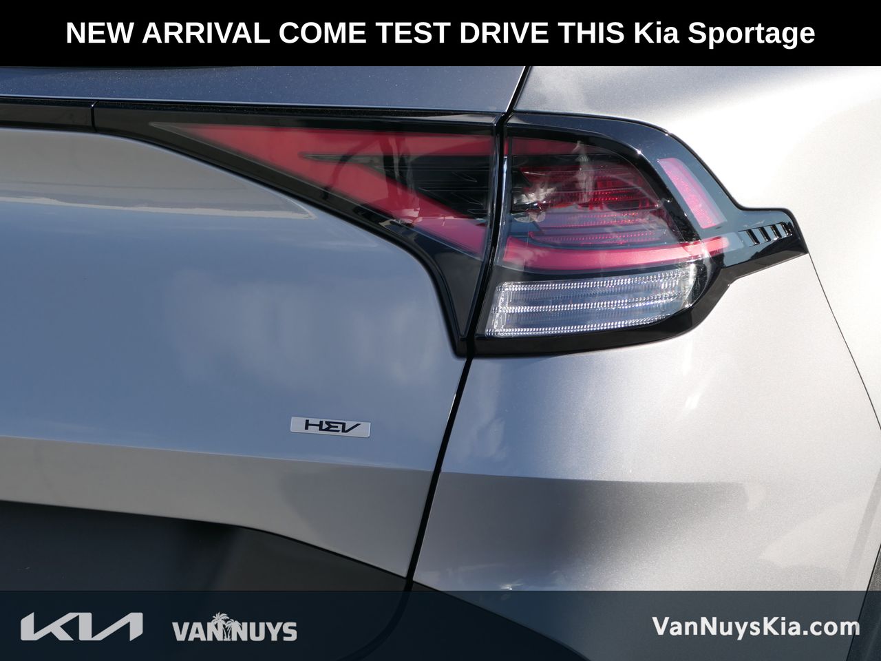2025 Kia Sportage Hybrid LX photo 3
