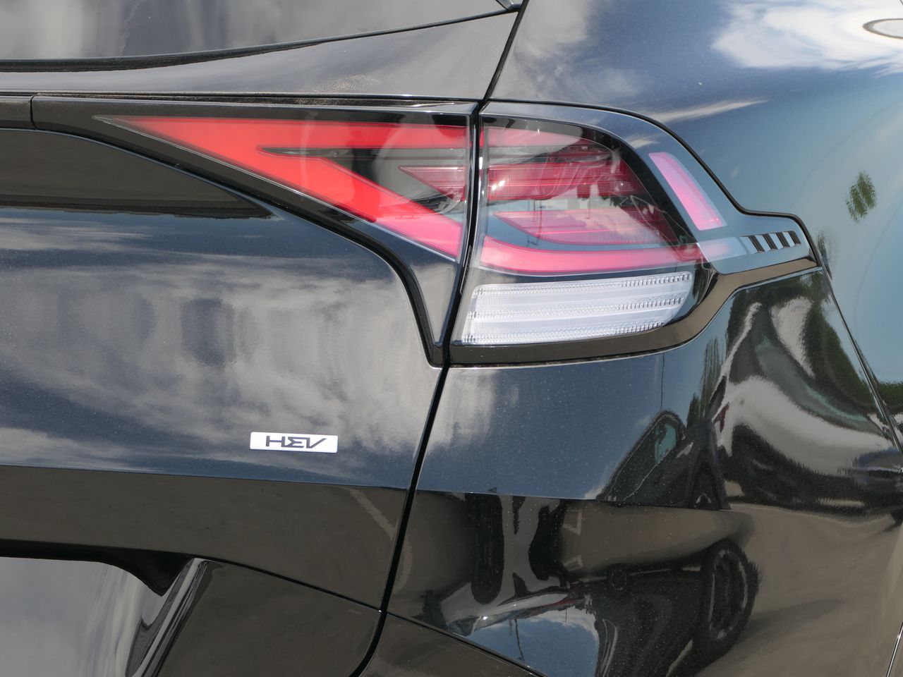 2025 Kia Sportage photo 4