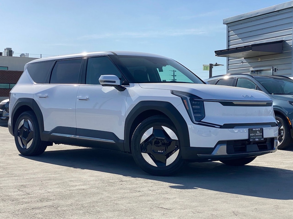 New 2026 Kia EV9 Light SUV