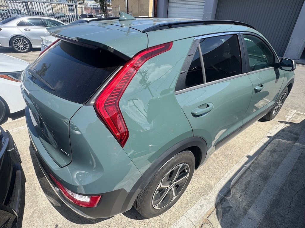 Used 2023 Kia Niro Plug-In Hybrid EX SUV