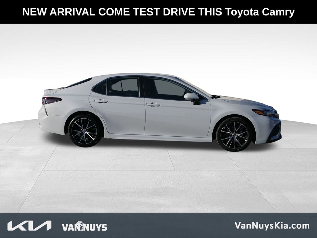 Used 2023 Toyota Camry SE Sedan