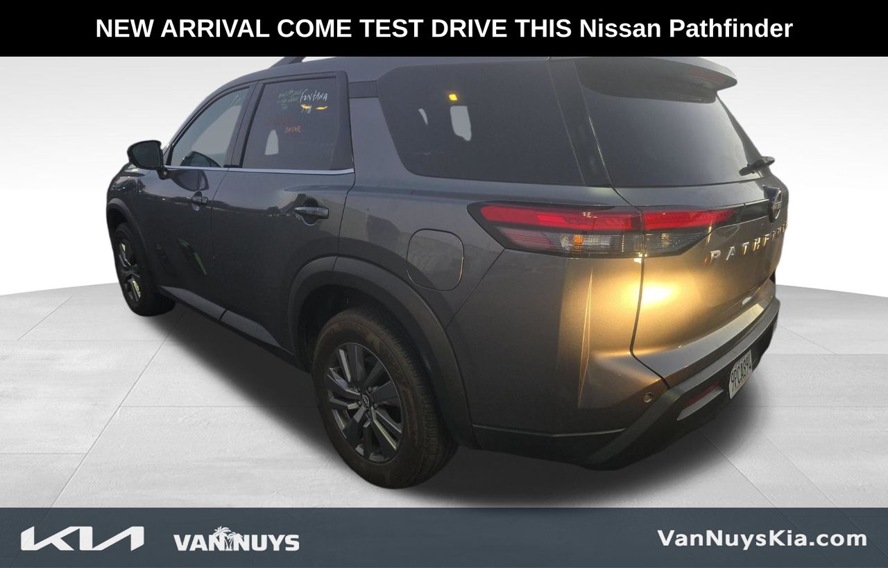 2025 Nissan Pathfinder SV photo 3