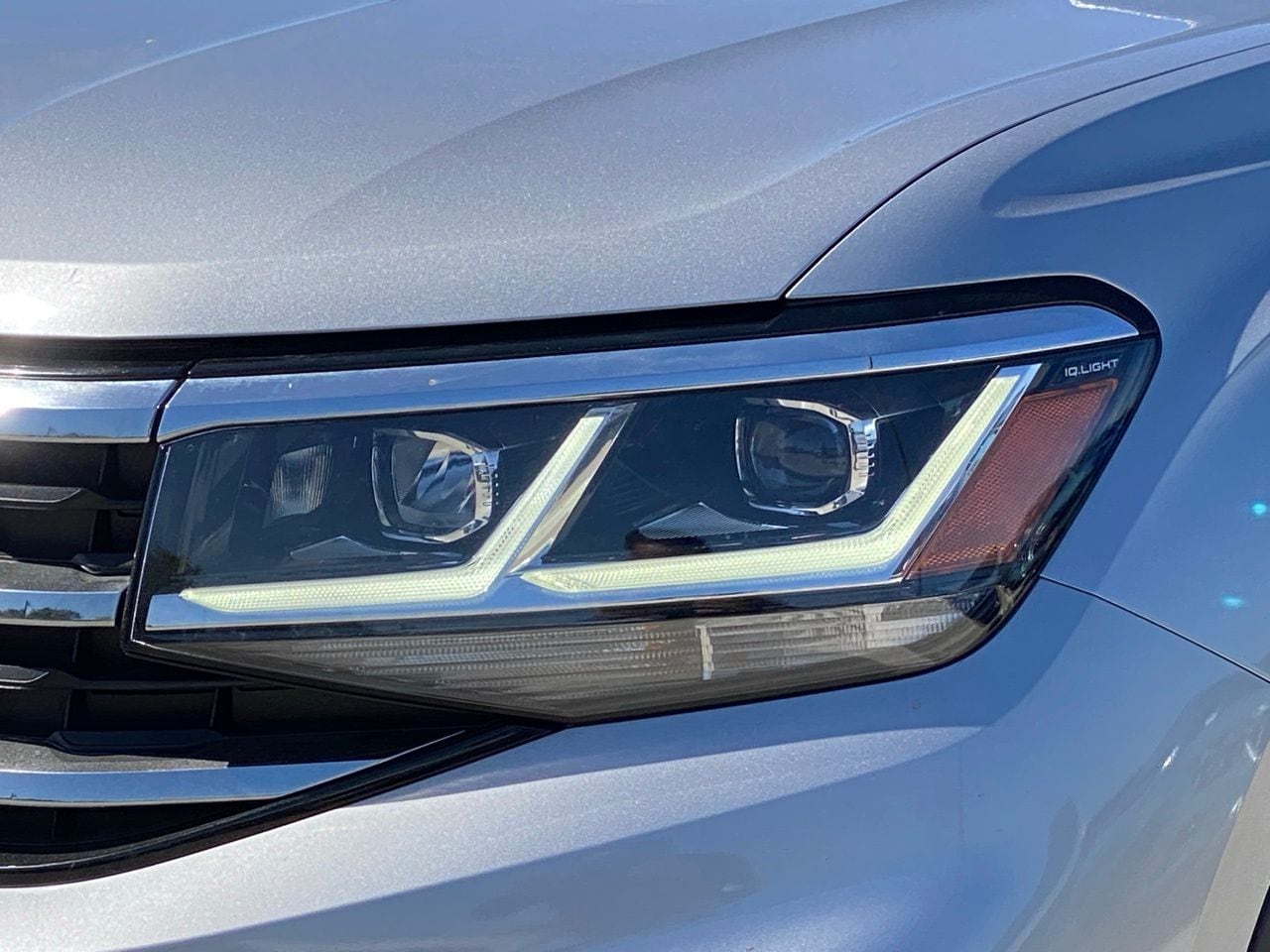 2023 Volkswagen Atlas Cross Sport 3.6L V6 SEL Premium R-Line photo 3