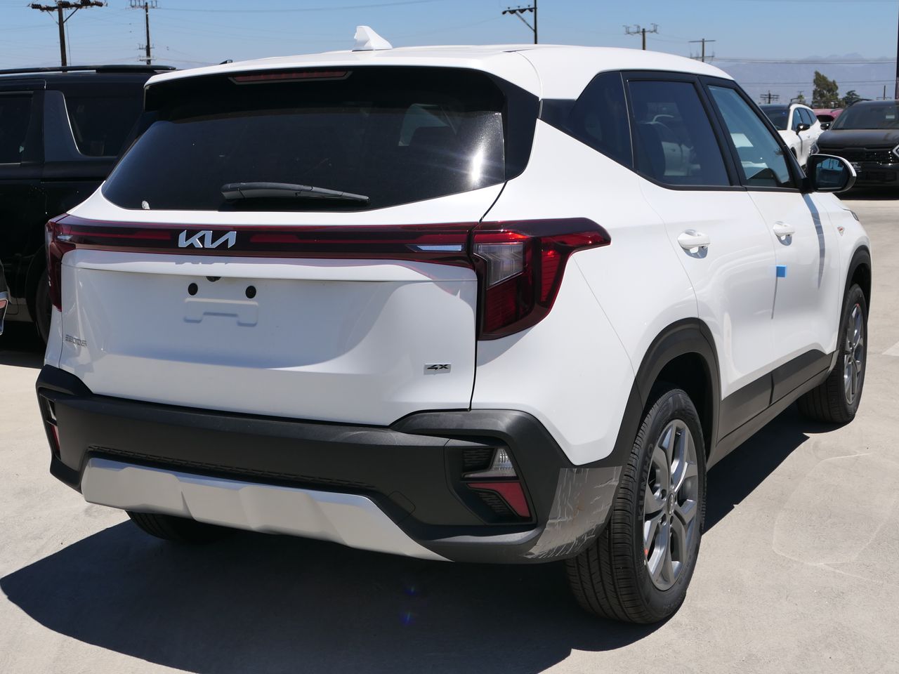 2026 Kia Seltos LX photo 3