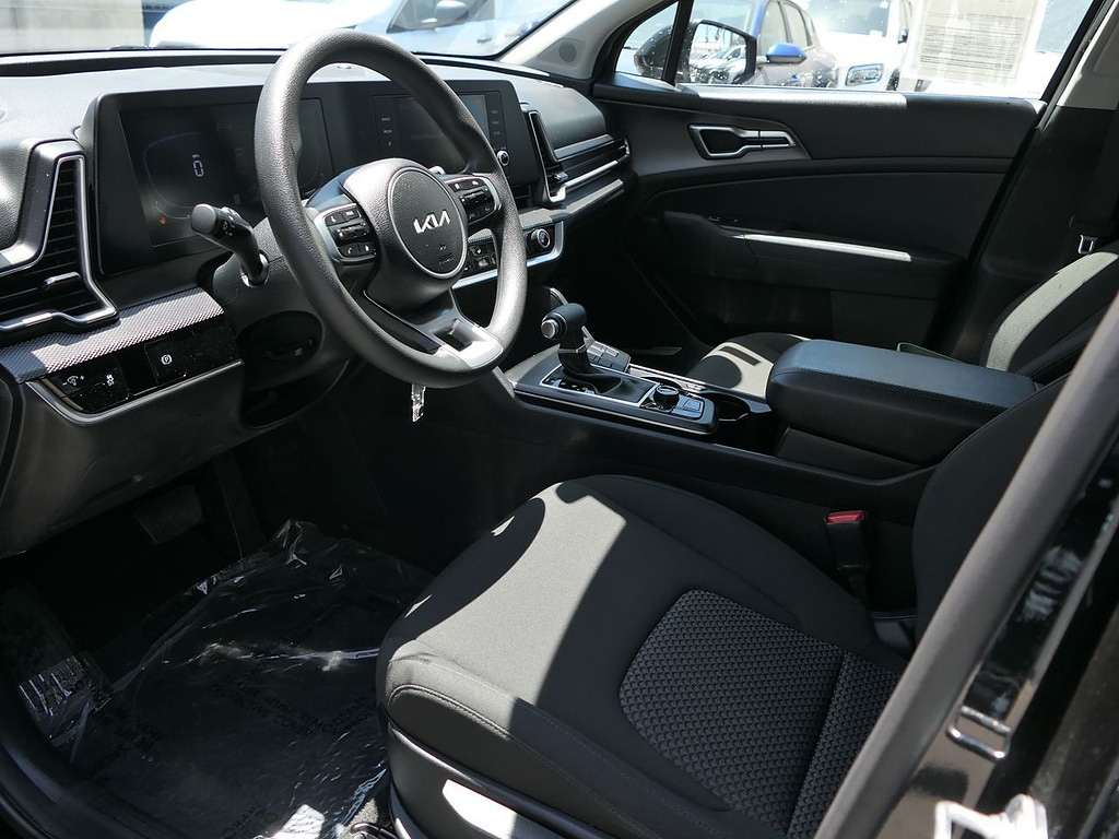 2025 Kia Sportage LX - Photo 10
