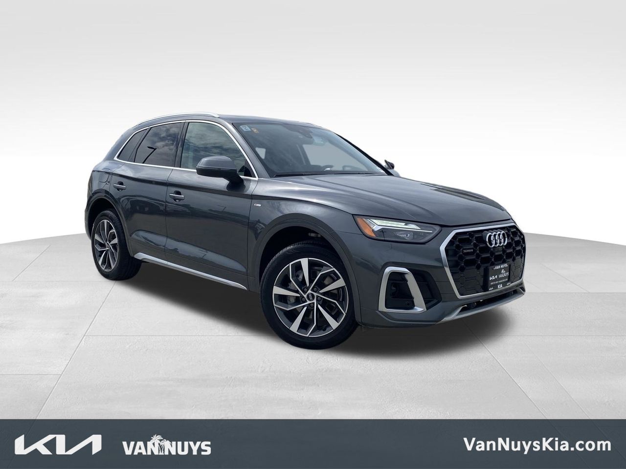 2023 Audi Q5 Premium Plus