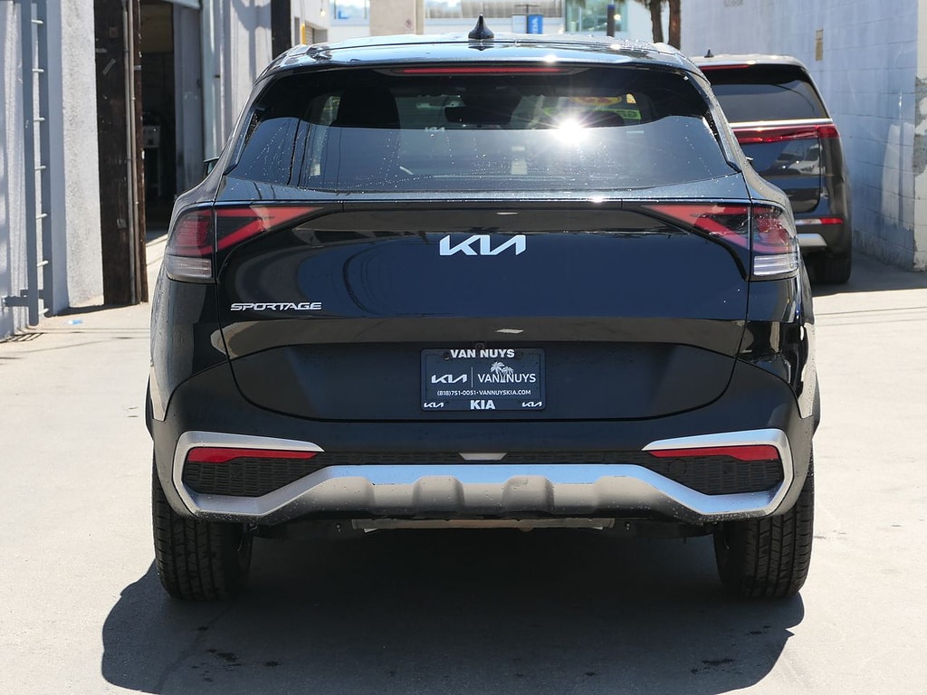 Used 2025 Kia Sportage LX SUV