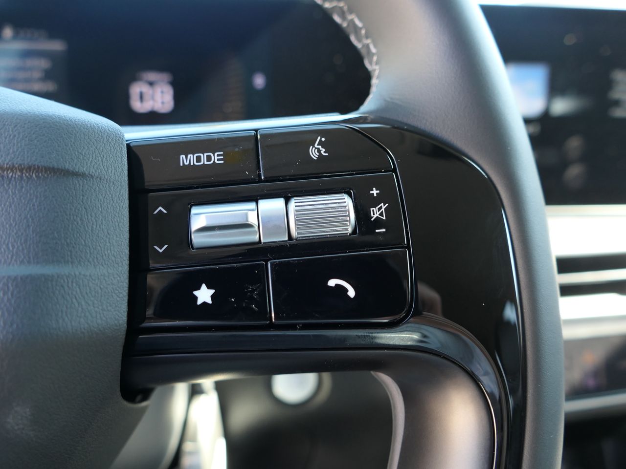 2026 Kia Sorento EX - Photo 14