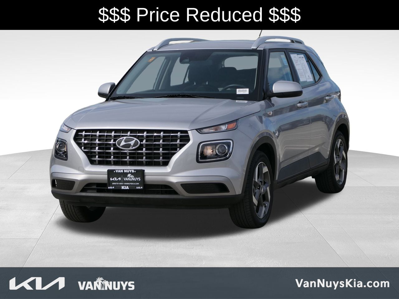 2025 Hyundai Venue SEL photo 6