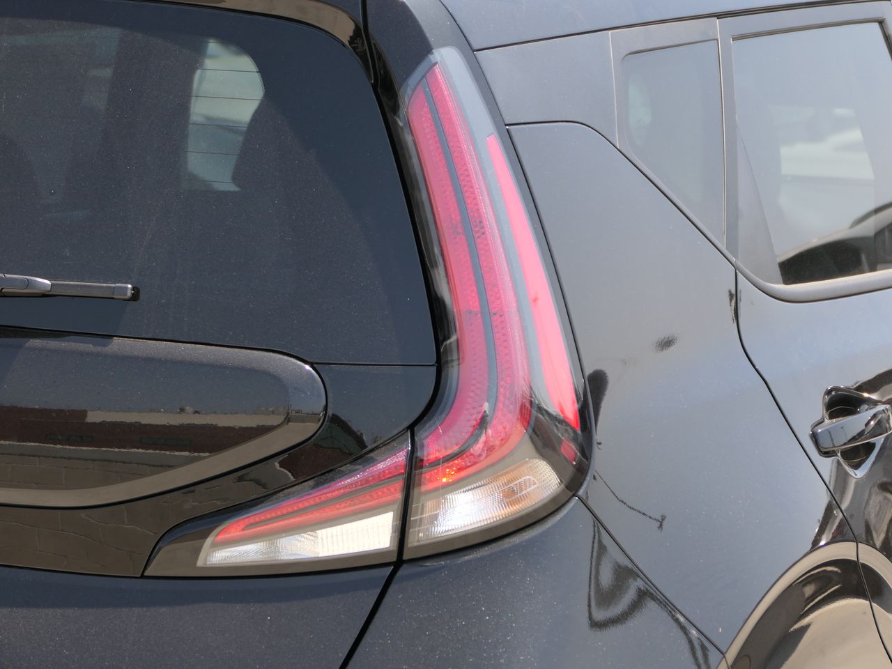 2025 Kia Soul LX photo 3