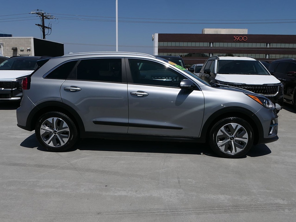 Used 2022 Kia Niro S with VIN KNDCC3LG0N5160212 for sale in Los Angeles, CA