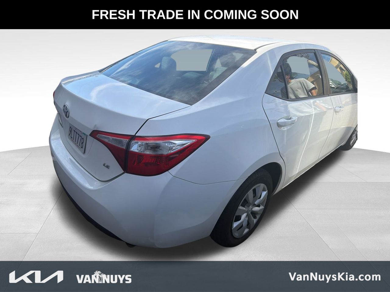 2016 Toyota Corolla LE photo 3