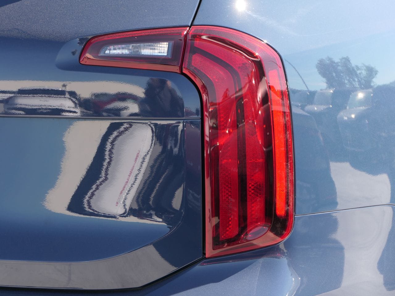 2024 Kia Telluride S photo 2