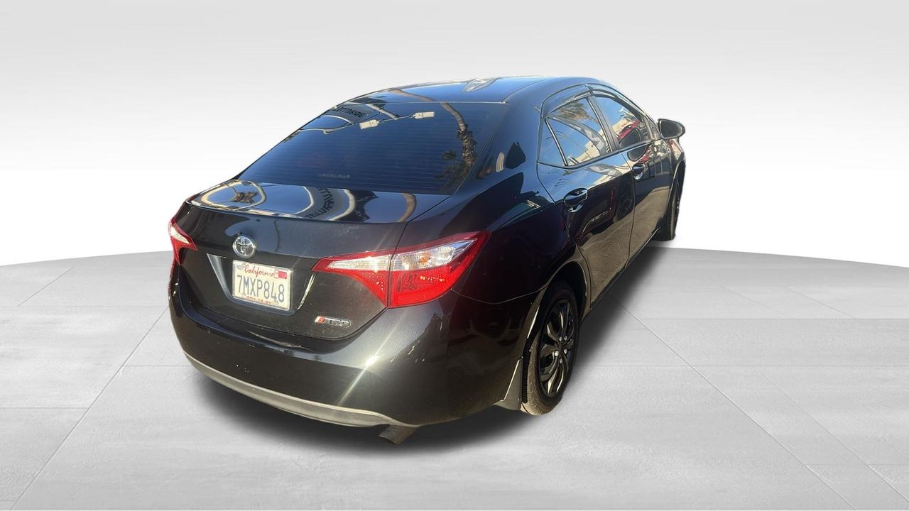 2016 Toyota Corolla LE photo 2