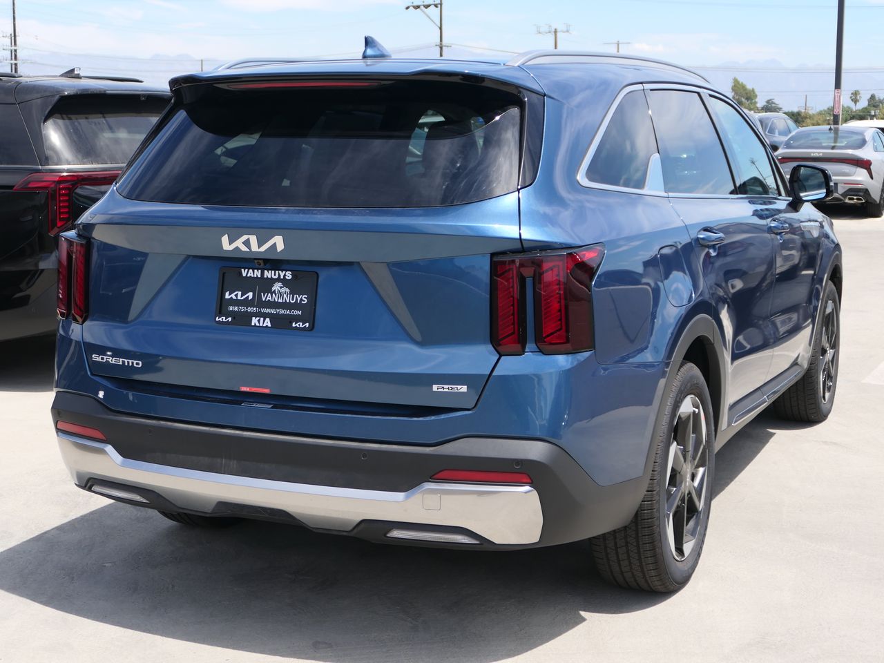 2025 Kia Sorento Plug-In Hybrid EX photo 3