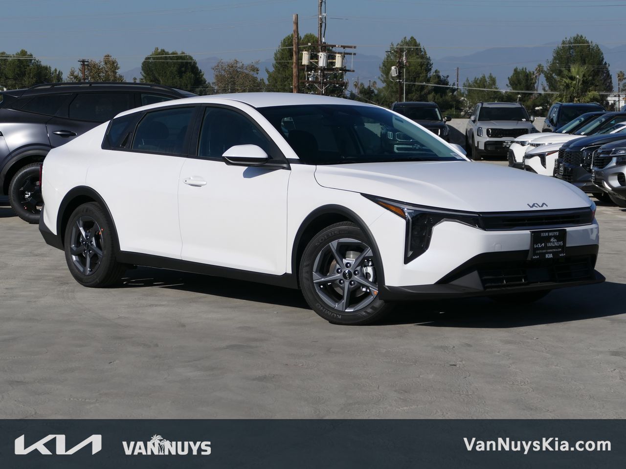 2025 Kia K4 LXS's photo