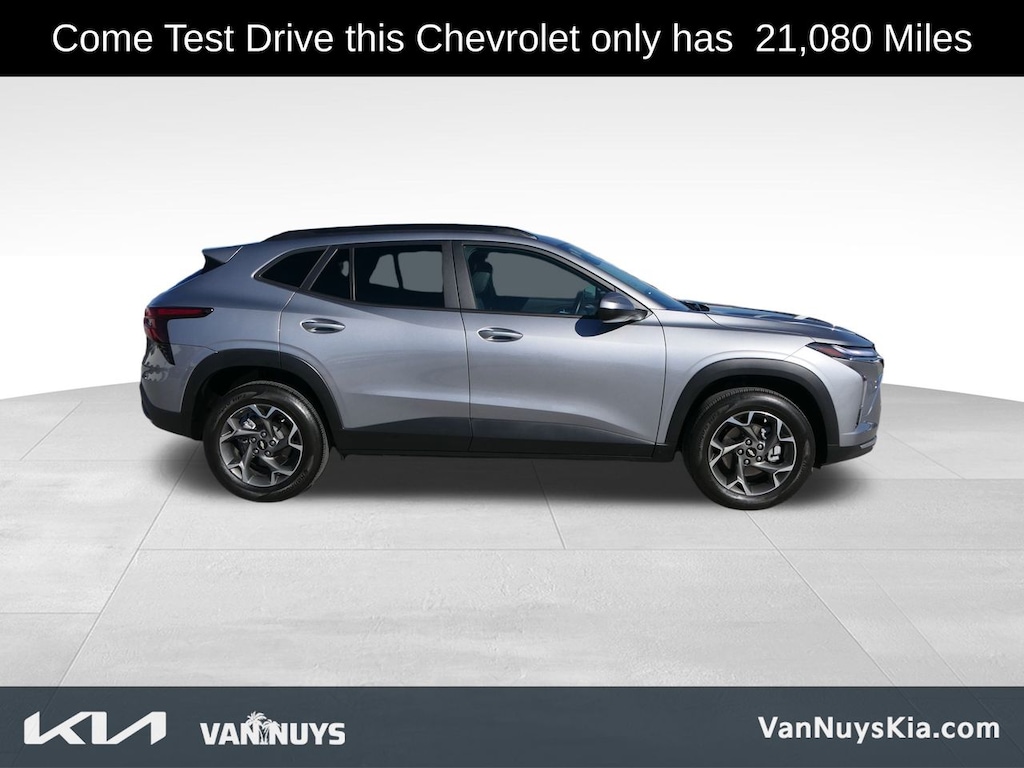 Used 2025 Chevrolet Trax LT SUV