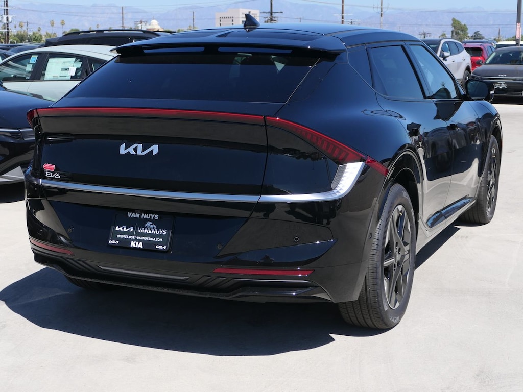 New 2025 Kia EV6 Wind SUV