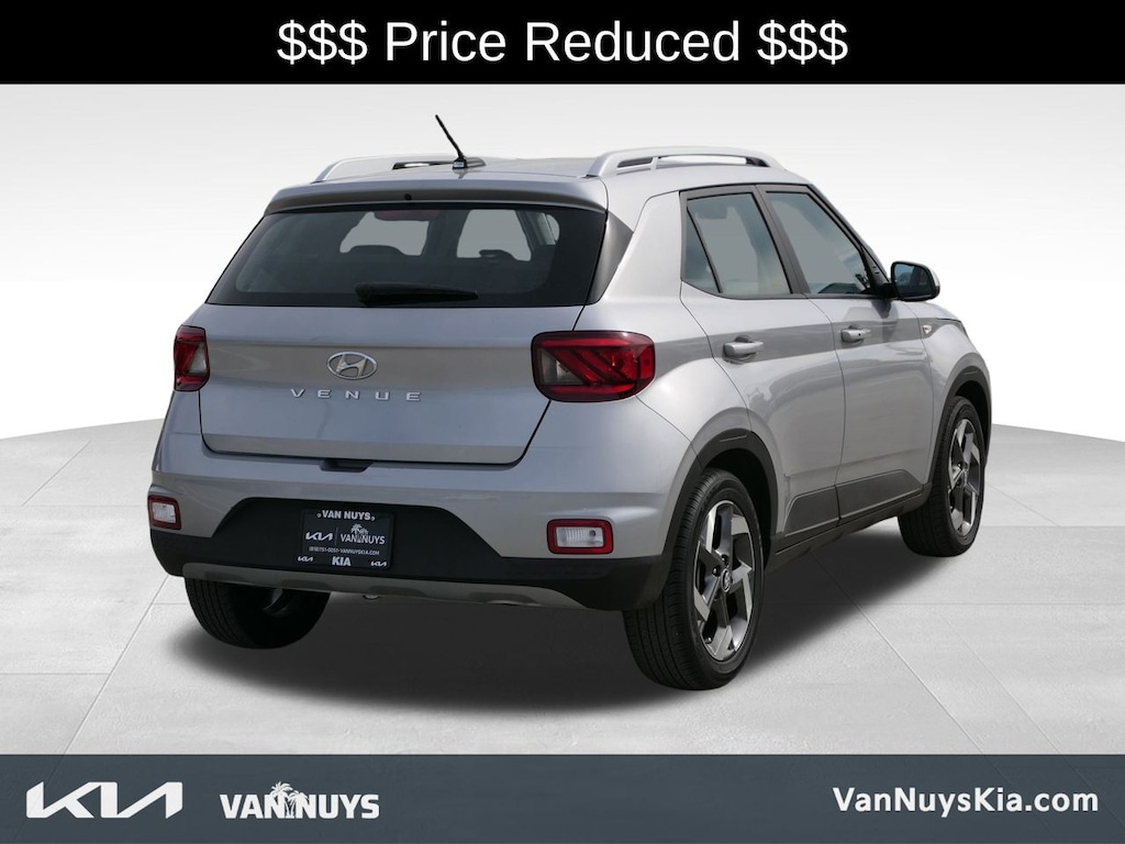 Used 2025 Hyundai Venue SEL SUV