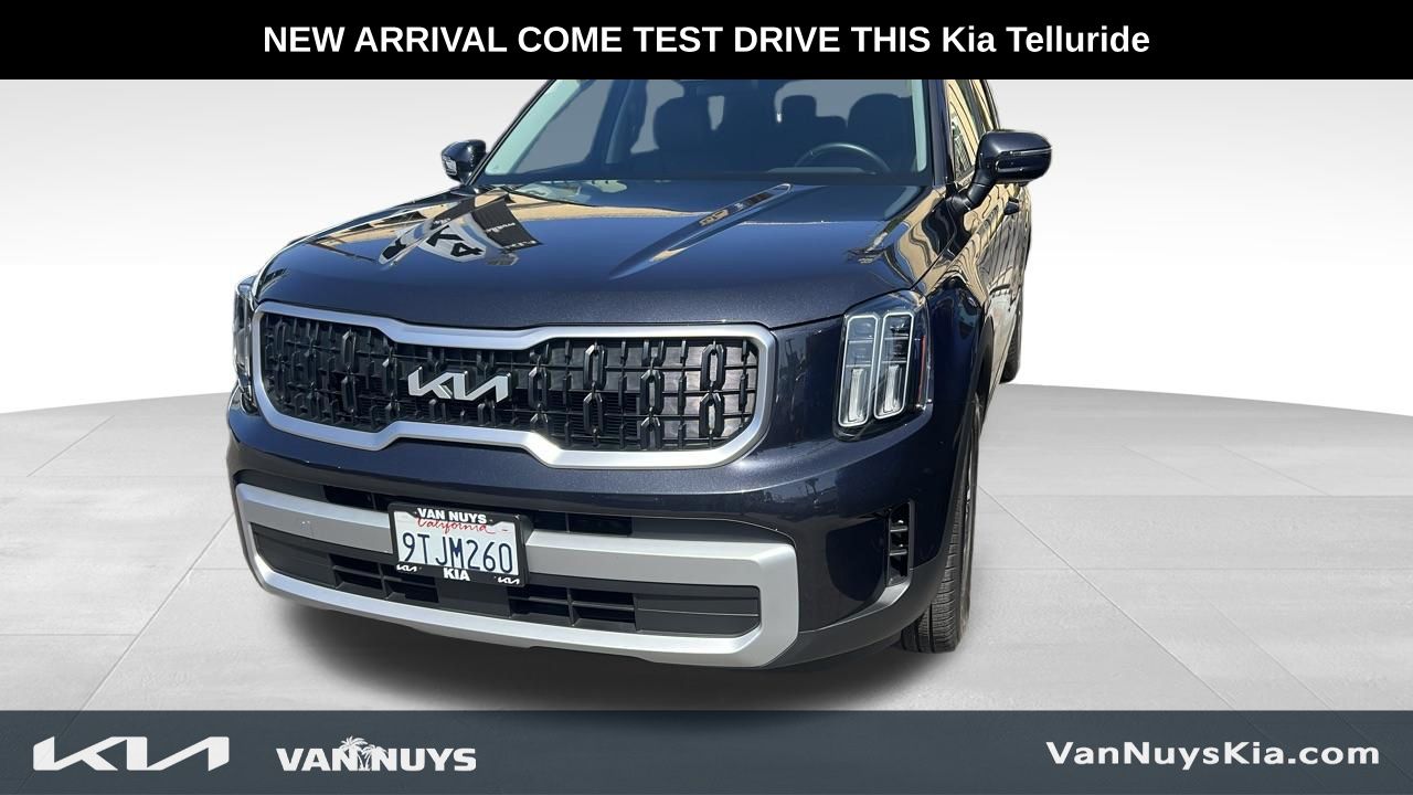 2025 Kia Telluride LX photo 2
