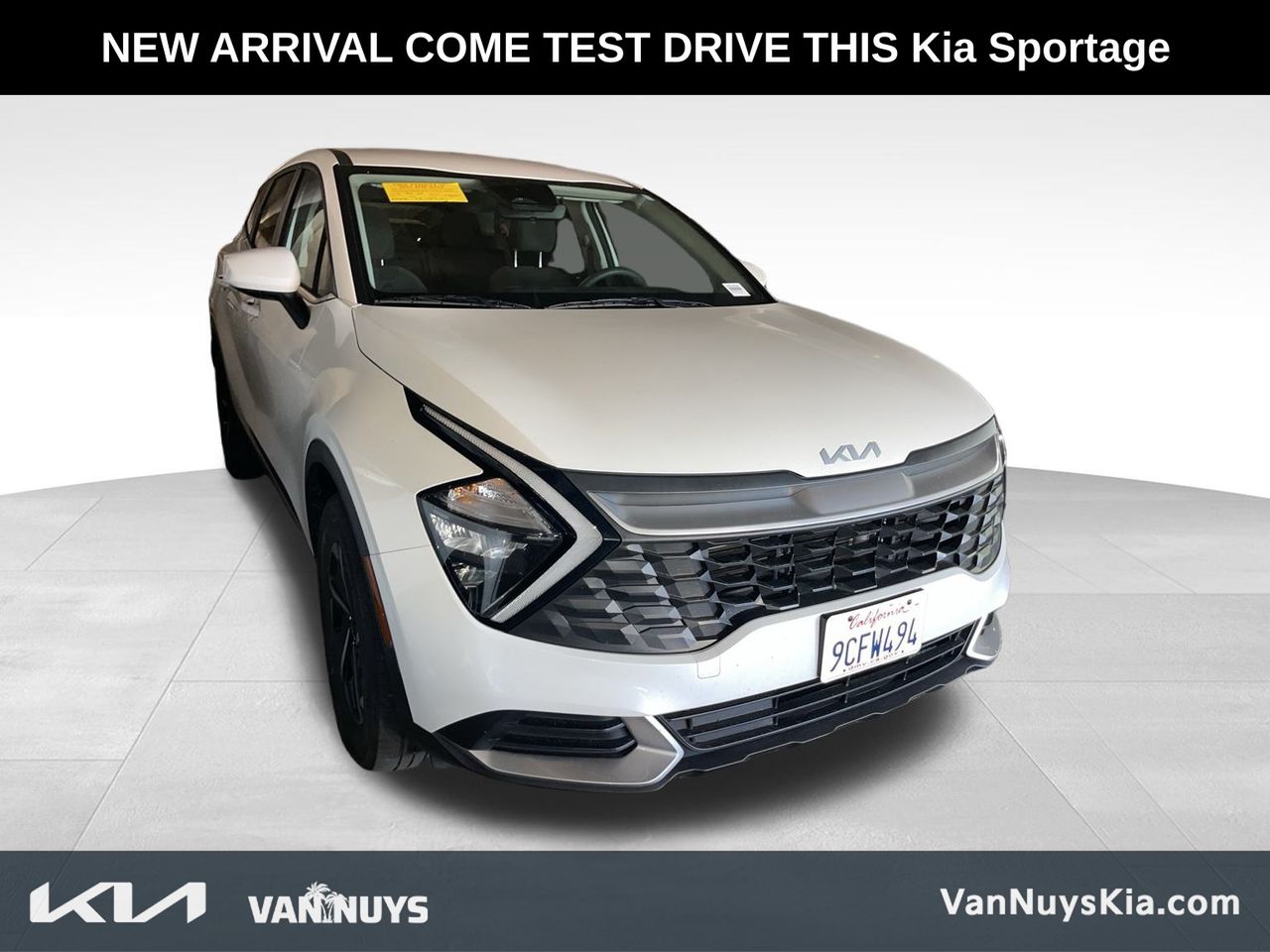 2023 Kia Sportage Hybrid LX photo 2