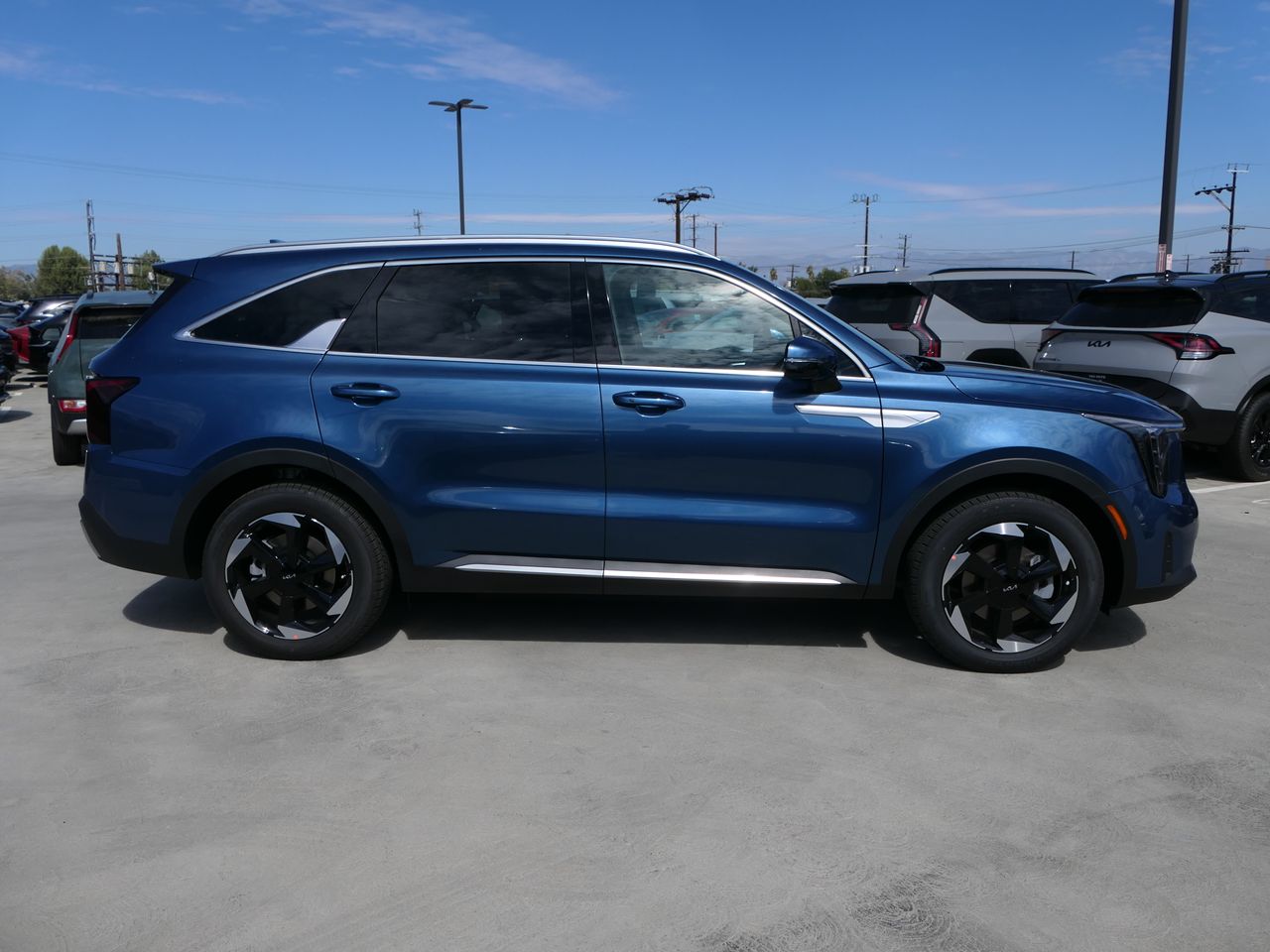 2025 Kia Sorento Hybrid EX photo 2