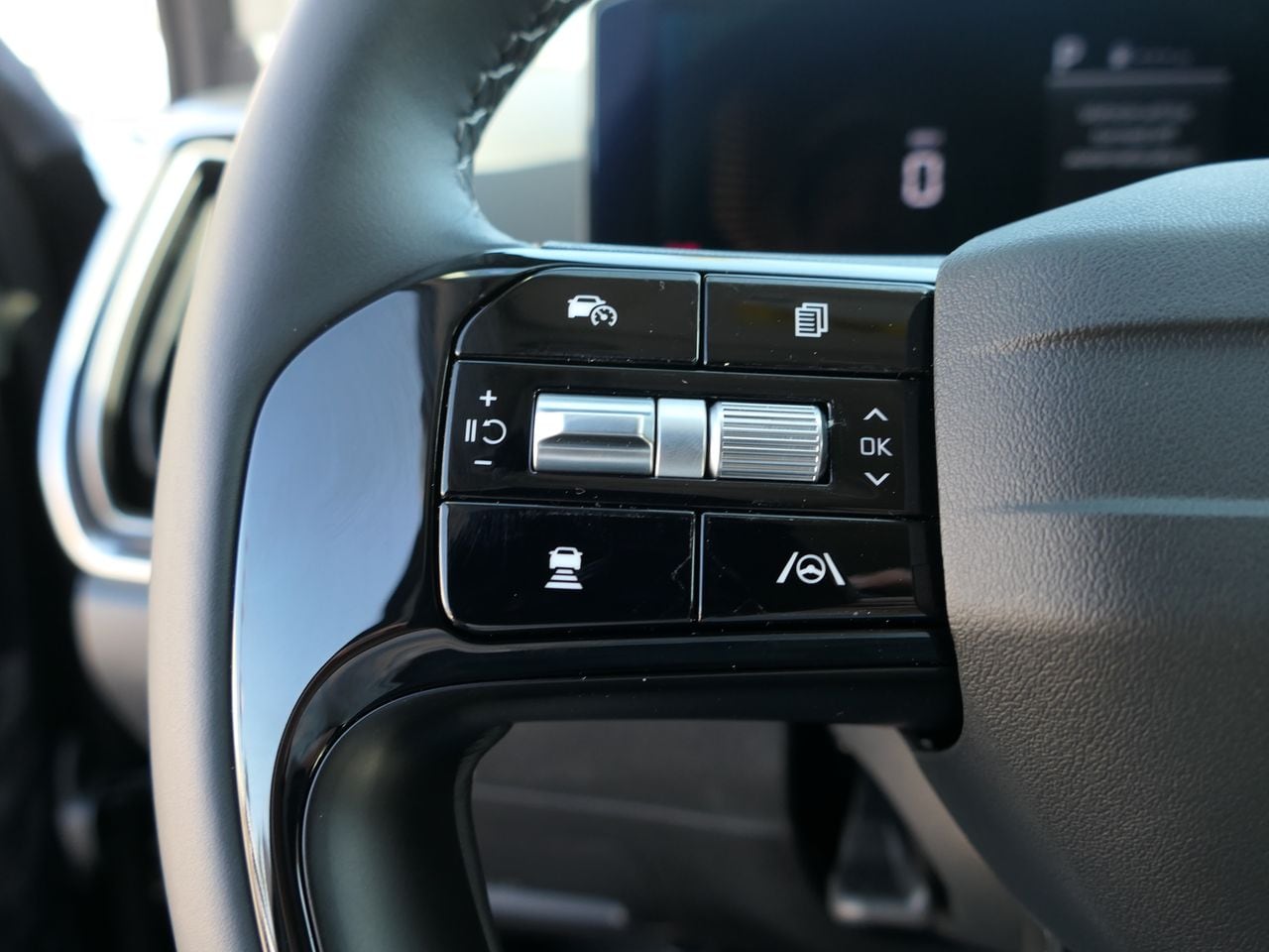 2026 Kia Sorento EX - Photo 13