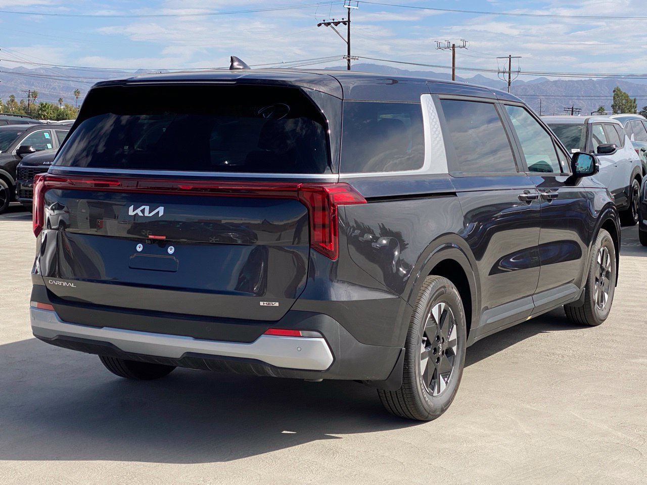 New 2026 Kia Carnival Hybrid LXS Minivan/Van