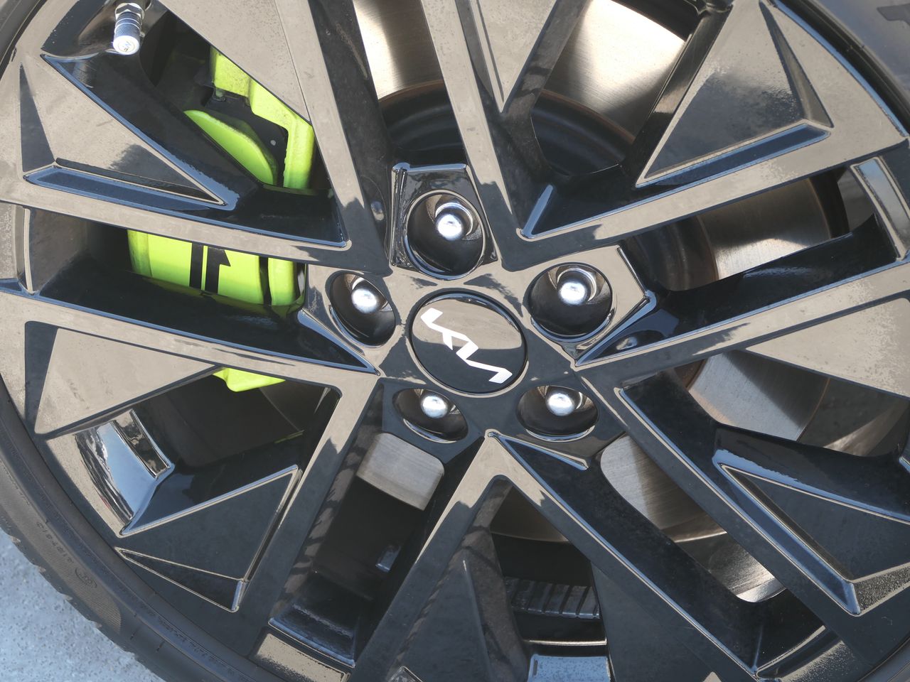 2025 Kia K5 GT - Photo 11