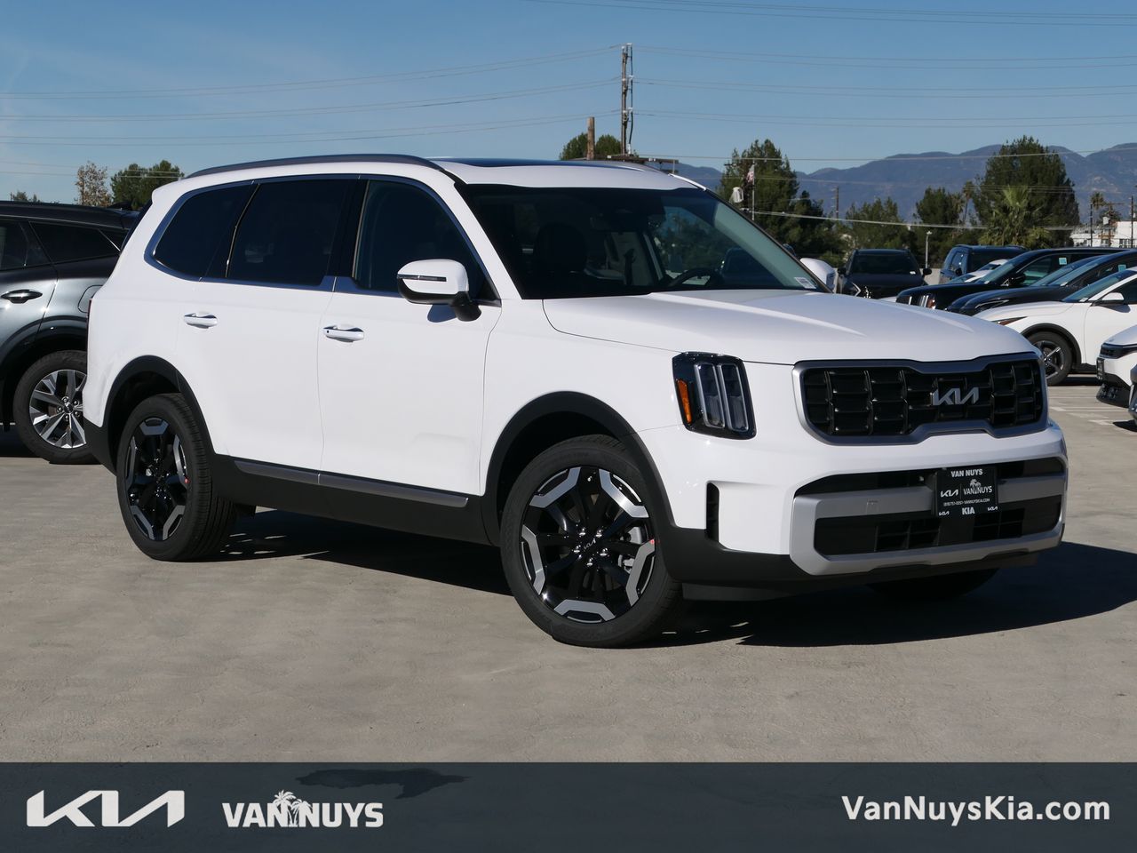 2025 Kia Telluride S's photo